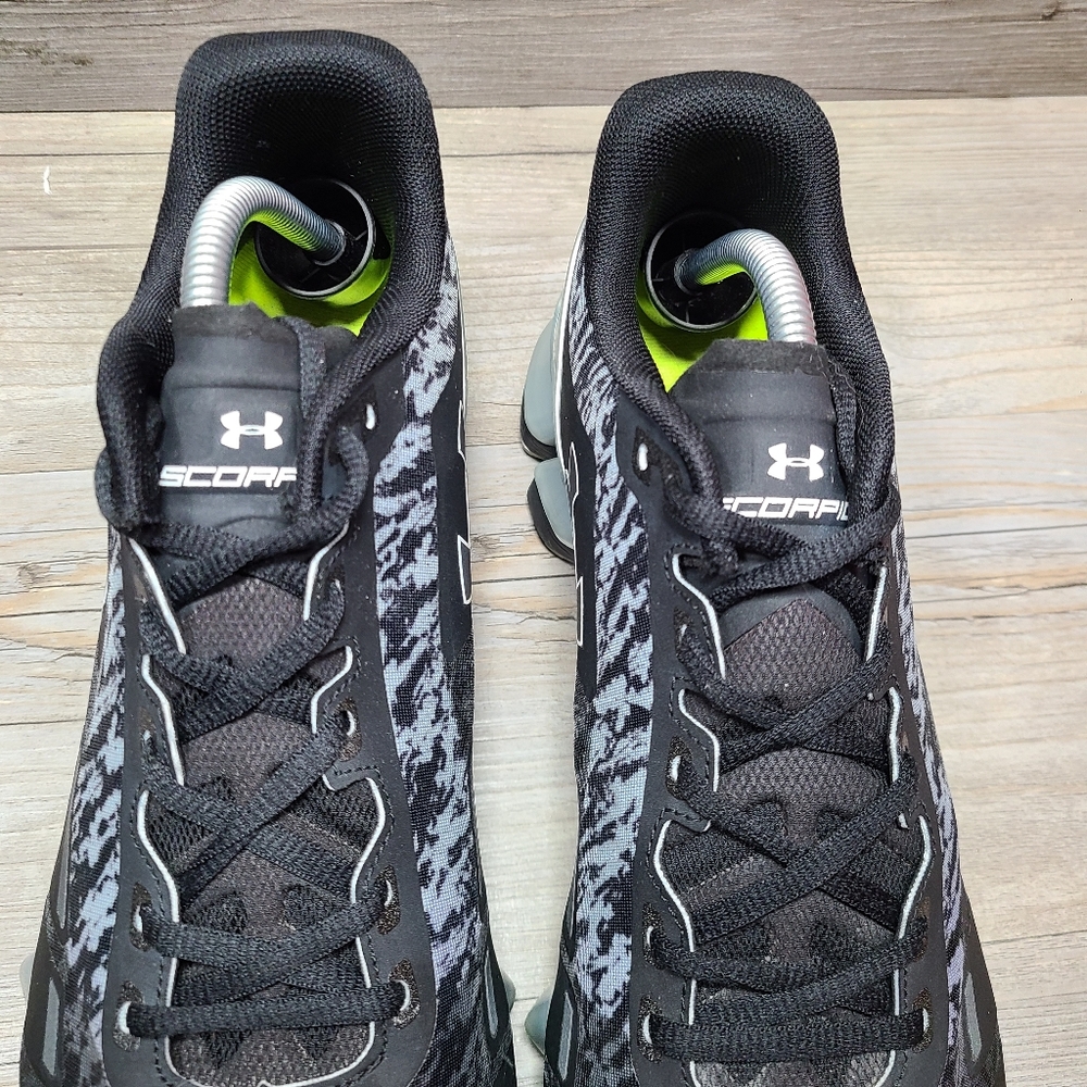 Under Armour Men's Black Running Shoes - Picture 6 of 10